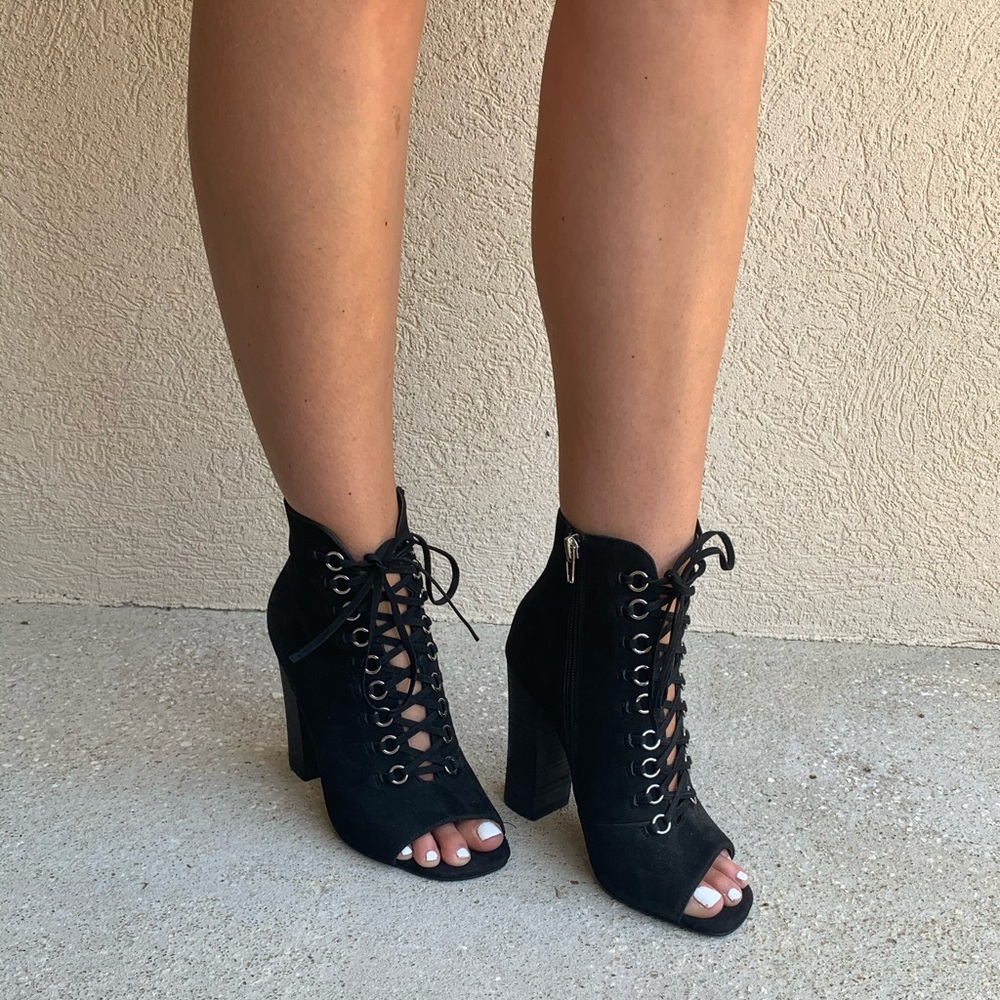 Steve Madden Black Lace Up Heels